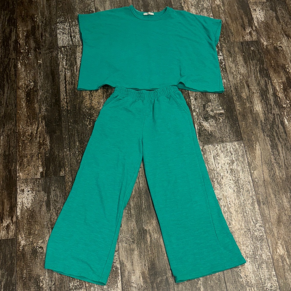 Zenana Outfitters Green Pant Set